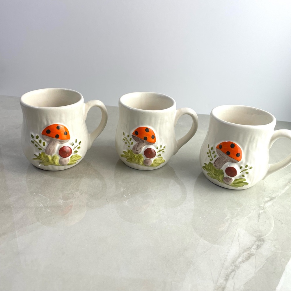 Set of 3 vintage Merry Mushroom coffee mugs orange mushroom kitchen retro
